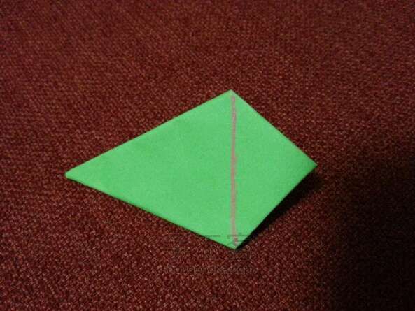 纸飞机基本零件详细教程——筝形，机头折纸 第12步