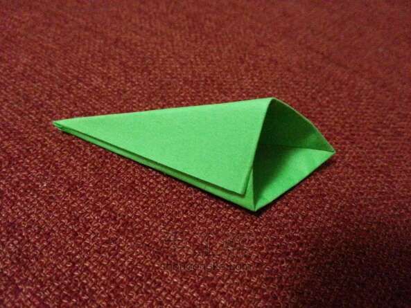 纸飞机基本零件详细教程——筝形，机头折纸 第17步