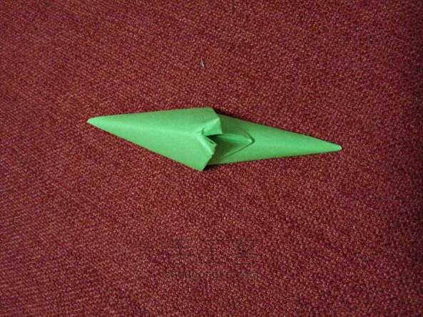 纸飞机基本零件详细教程——筝形，机头折纸 第19步