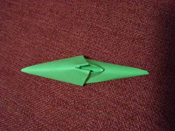 纸飞机基本零件详细教程——筝形，机头折纸 第21步