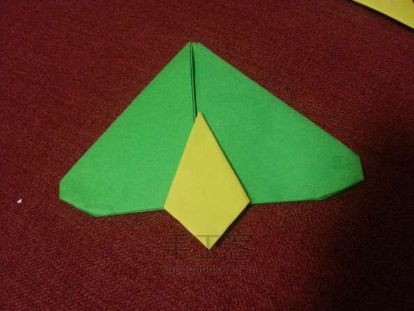 折纸飞机零件的组合 第2步