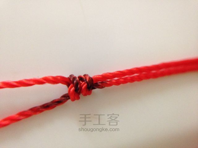 简单的红绳编织戒指教程 第8步
