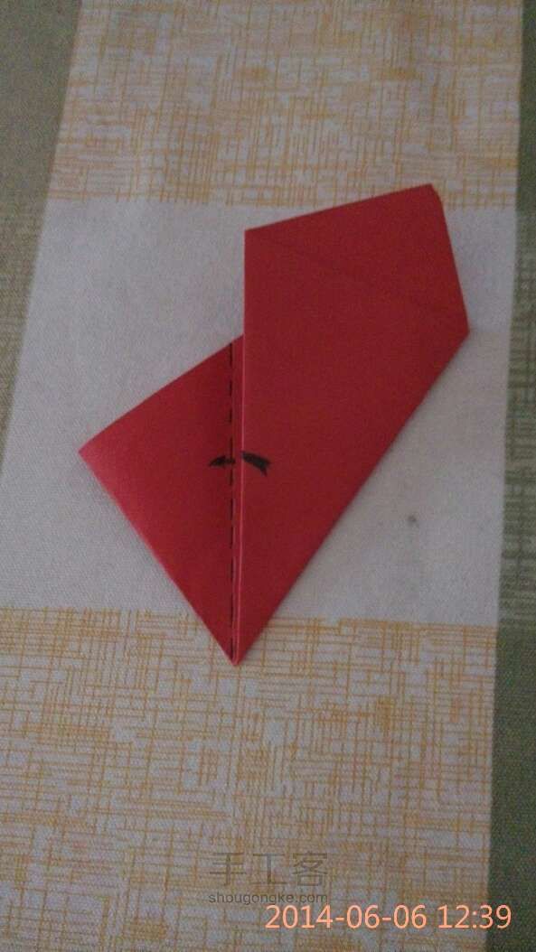 最简单的剪纸五角星制作教程 第5步