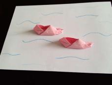 可爱超萌的兔子船，如果折两只摆在一起，又像一双鞋子。折起来超级简单哦！