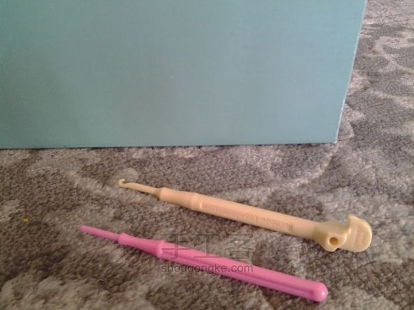 【彩虹织机】橡皮筋小黄人的编织方法 第3步