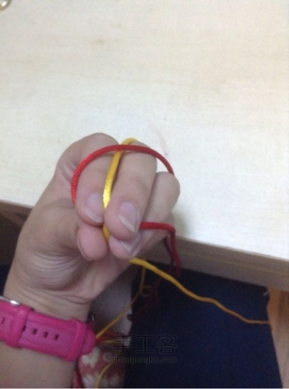 手链编织教程—第二季
中国结—玉米结编织方法 第3步