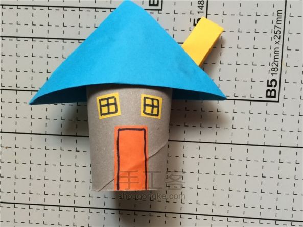 超级简单的纸巾筒小房子的做法 第17步