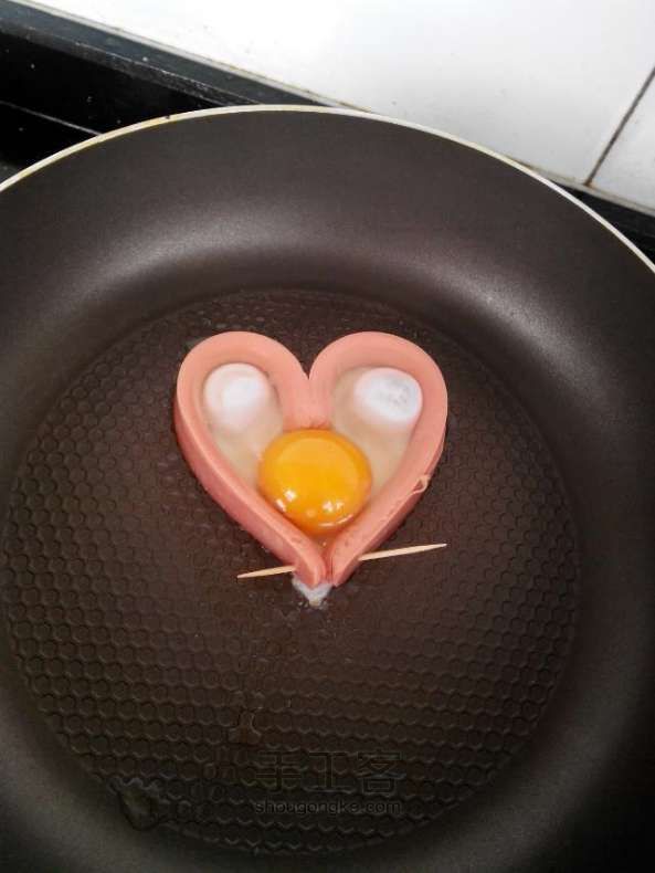 教你轻松煎一个爱心鸡蛋 第1步