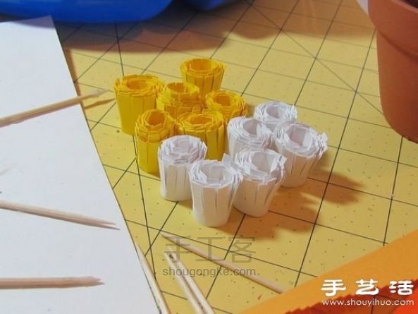 【转发】DIY手工制作漂亮的纸艺花卉盆景 第5步