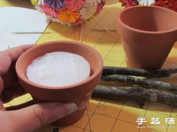 【转发】DIY手工制作漂亮的纸艺花卉盆景 第10步