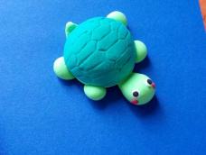 粘土做的小乌龟很可爱