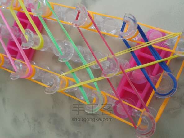 彩虹织机手链制作教程 第17步