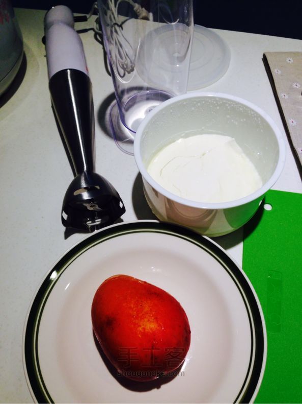 夏日冰饮---芒果酸奶制作教程 第1步