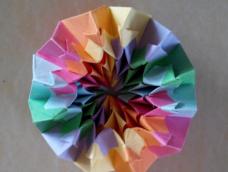 用彩虹色的纸折出来简直美爆了~
