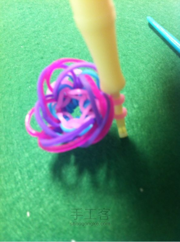 可爱的橡皮筋小花 彩虹织机 第20步