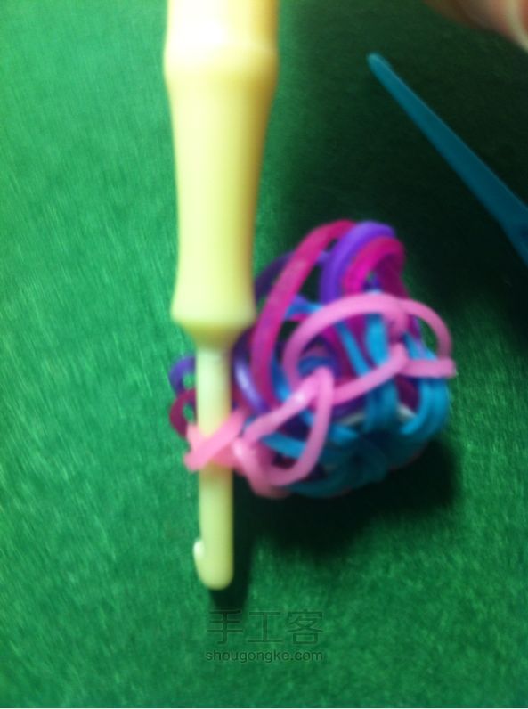 可爱的橡皮筋小花 彩虹织机 第21步