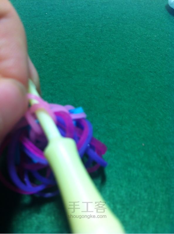 可爱的橡皮筋小花 彩虹织机 第22步