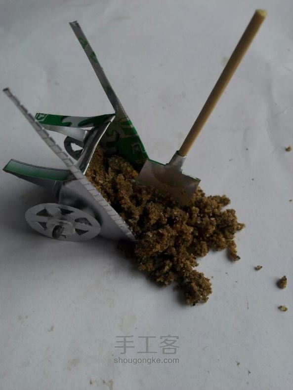 旧物改造·啤酒瓶变翻斗车 斗车数我小！ 第27步