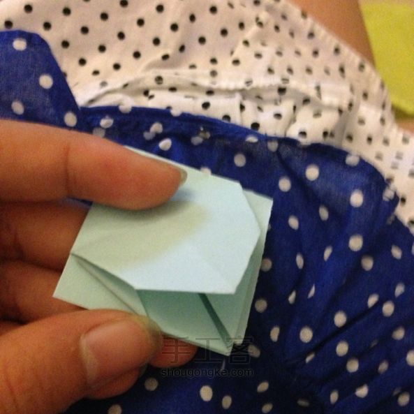 折纸 有点儿像初音的小姑娘  第8步