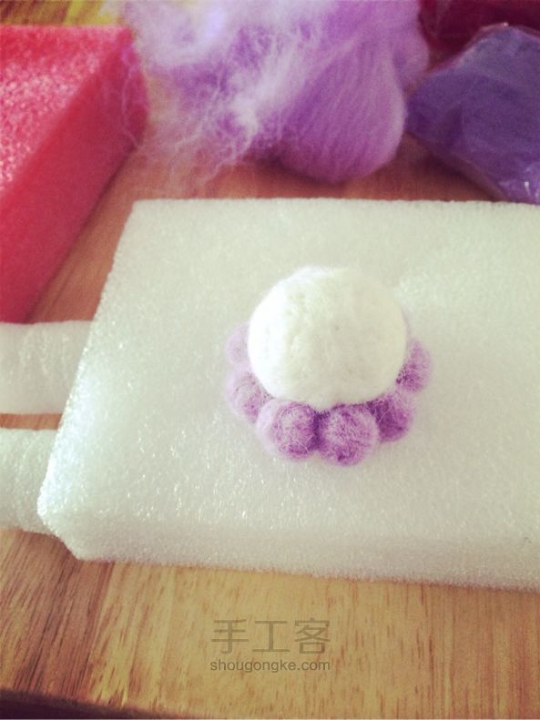 DIY羊毛毡蓝莓小蛋糕 第3步