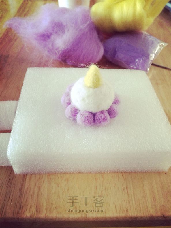 DIY羊毛毡蓝莓小蛋糕 第5步
