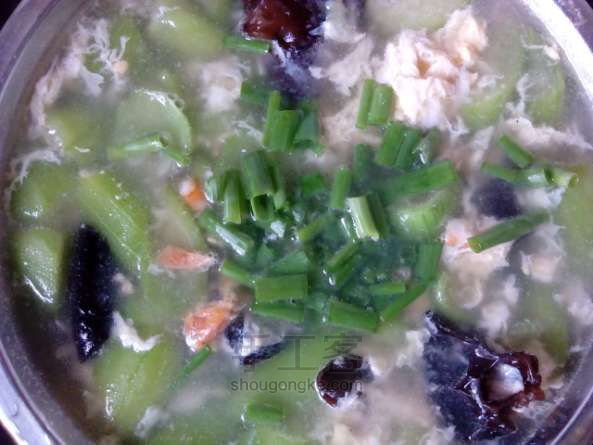 夏日美容的丝瓜汤做法 第6步