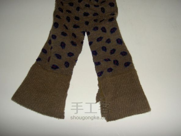 DIY袜子玩偶 第2步