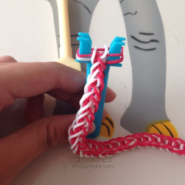橡皮筋手镯编织教程 2 第10步