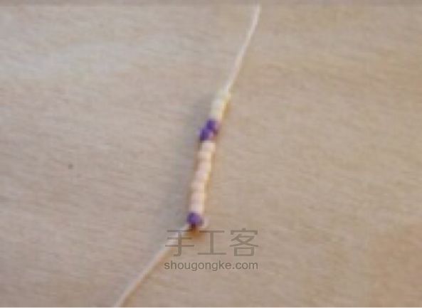 串珠戒指制作教程 第3步