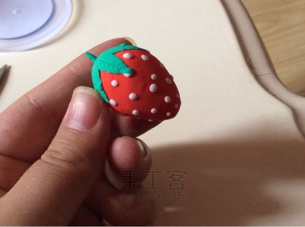 小草莓粘土手工diy教程 第15步
