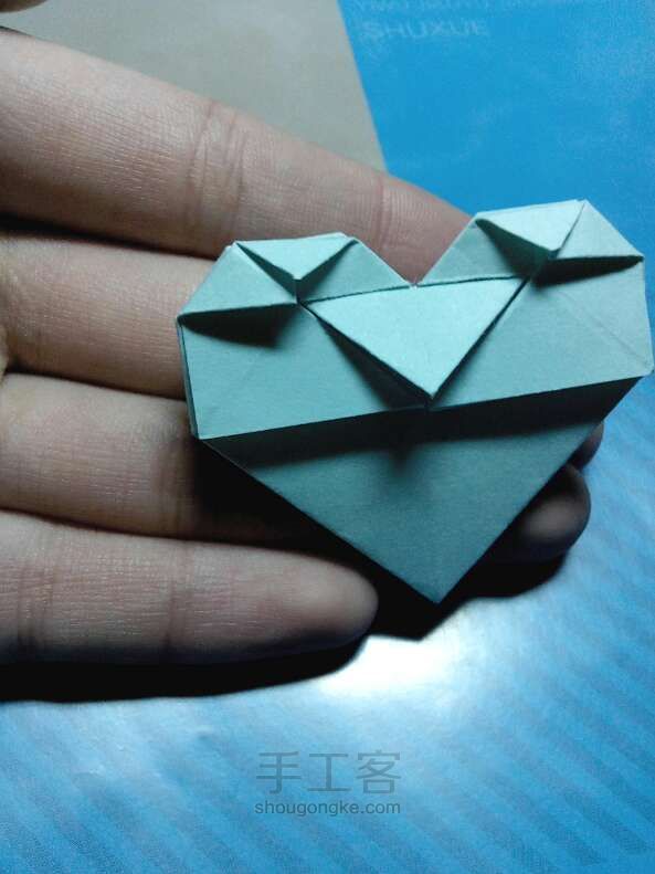 超简单的爱心折纸教程 第10步