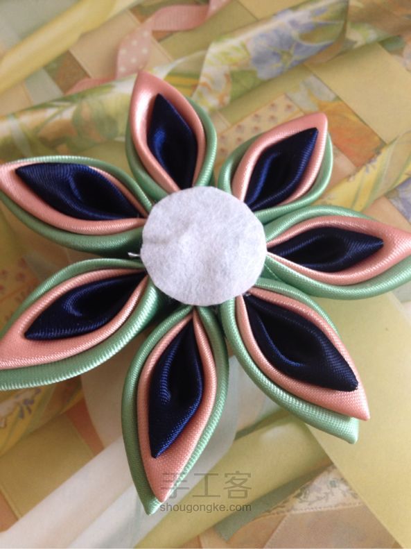 莲花发饰 第11步