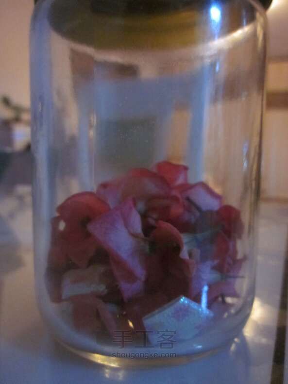 花瓶 把落花装进透明玻璃瓶的手工DIY 第3步