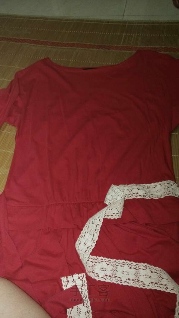 纯色裙子衣服变淑女装 第1步