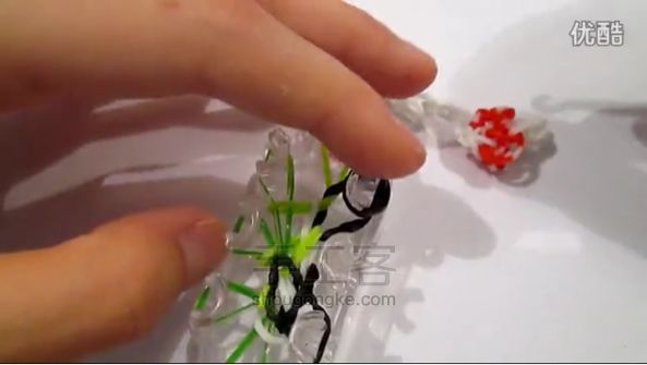 彩虹织机DIY pocker dots bracelet 第47步