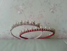方法很简单，轻轻松松就可以打造出一款甜美的公主范儿头箍哦！