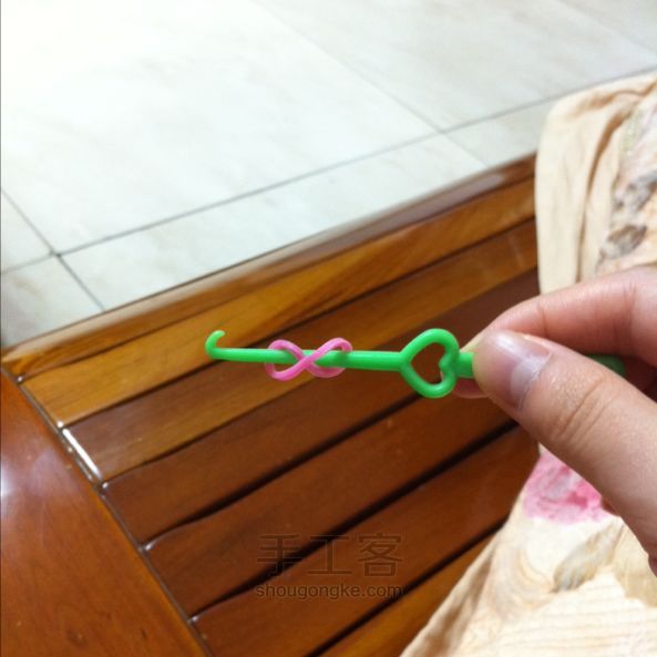 橡皮筋手链3（雨滴） 彩虹织机DIY 第9步