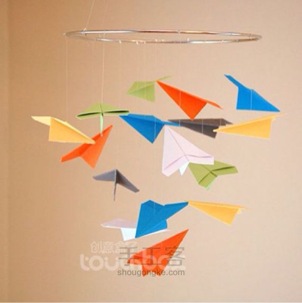 周末闲暇时光——12种方法教你折出童年的纸飞机 第16步