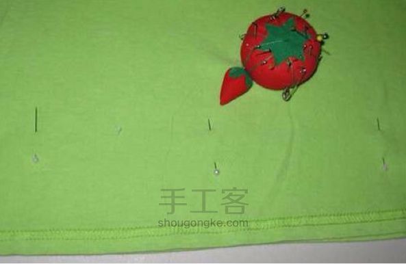 （转）旧T恤改造购物袋,环保又时尚 第3步