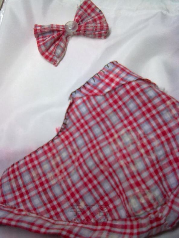 用旧衣服改造狗狗衣衣,宠物衣服DIY图解 第4步