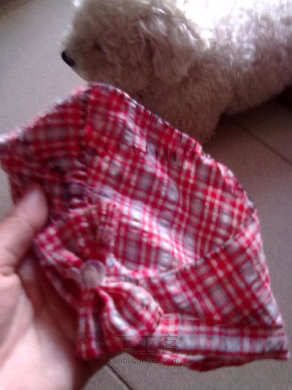 用旧衣服改造狗狗衣衣,宠物衣服DIY图解 第5步