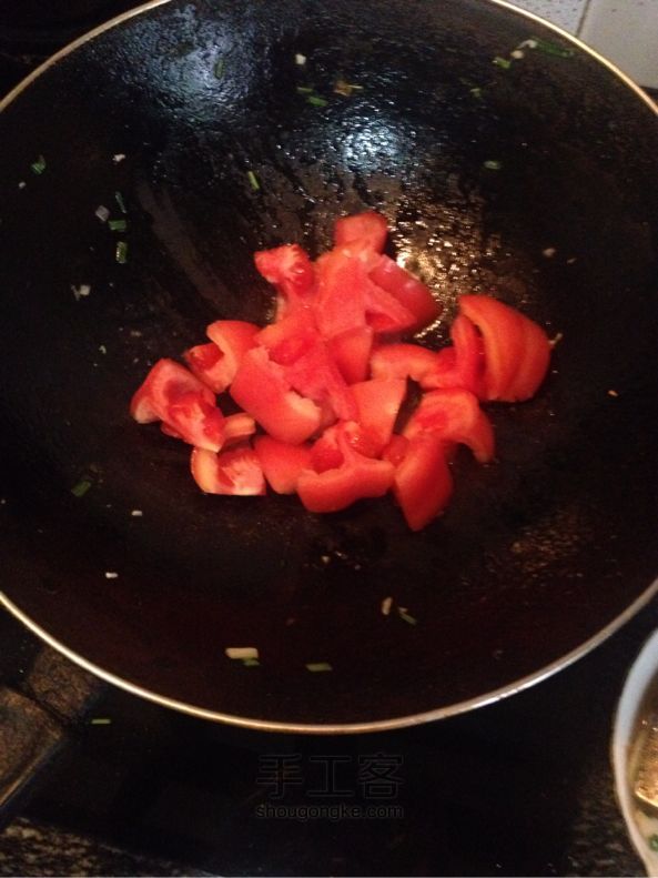 餐桌上的名菜——番茄鱼片 第2步