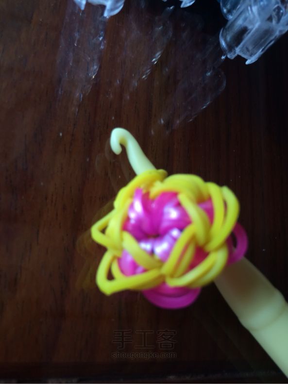 橡皮筋花花戒指 第20步