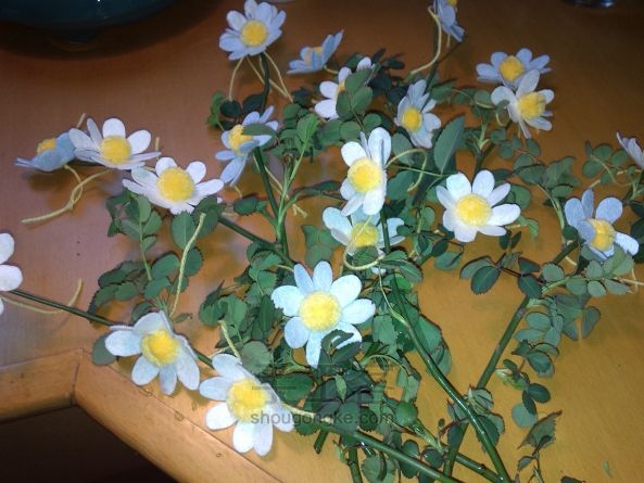 不织布小花装点多彩家居 第7步