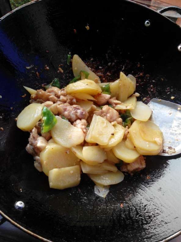土豆片烧鸡烹饪方法 第9步