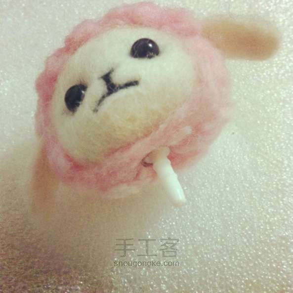 可爱的手机防尘塞小羊玩偶手工DIY 第15步