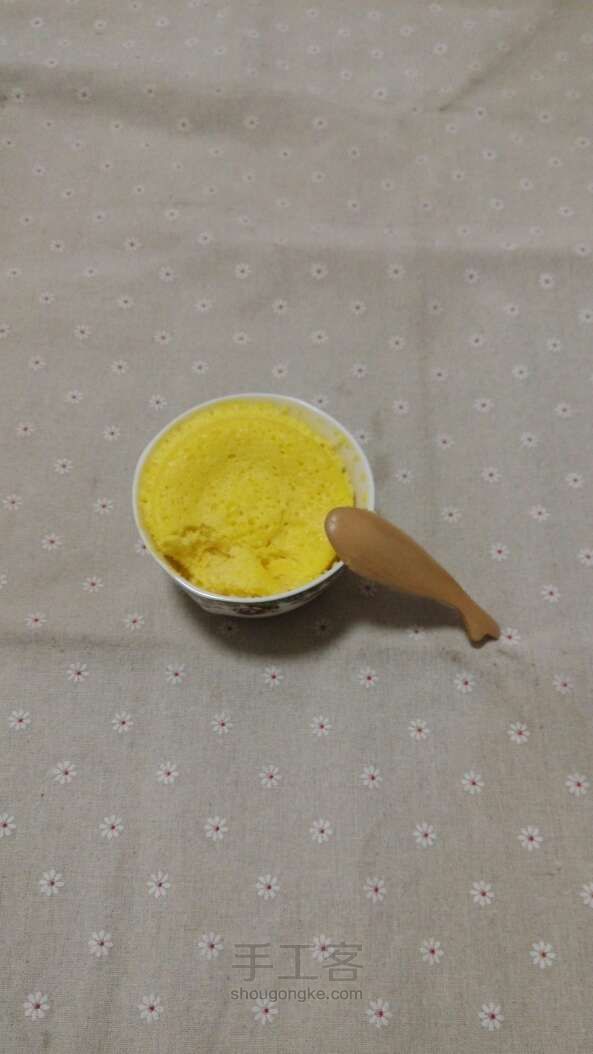 DIY两分钟厨房美味微波炉蛋糕 第4步
