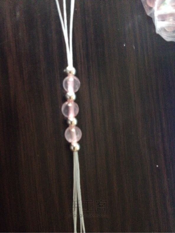 DIY粉晶串珠手链实践～ 第5步