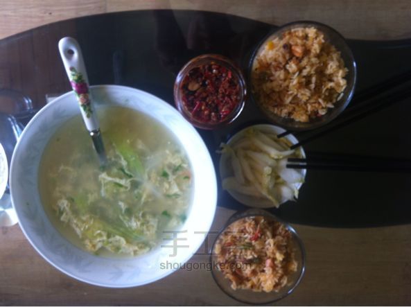 教你制作自创玉米火腿抓饭 第4步