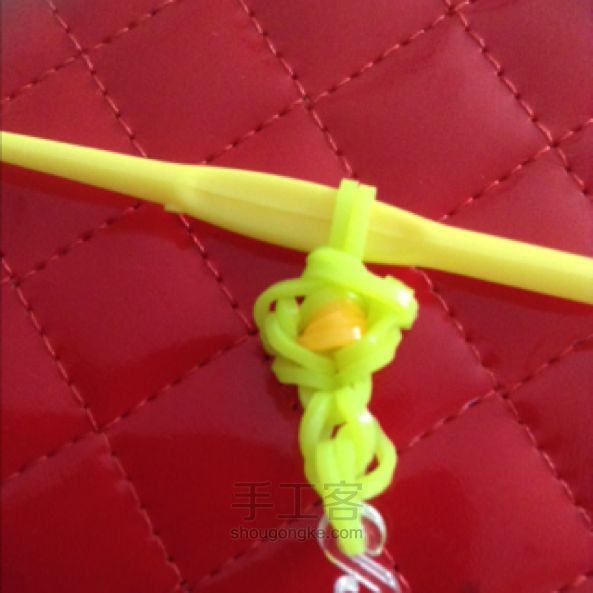 【落雪手工坊】的王牌之一：花团手链&挂件 彩虹织机 第7步